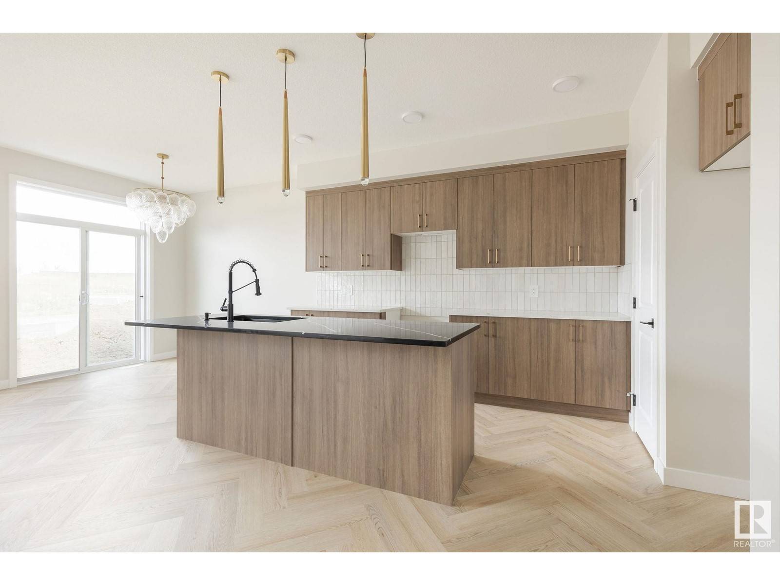Edmonton, AB T6W4R4,8230 Kiriak LO SW