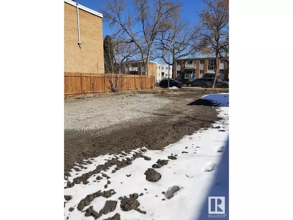 Edmonton, AB T5H3K8,#1 10618 115 ST NW