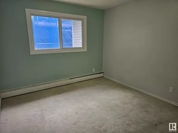 Edmonton, AB T6E1Y6,#302 9725 82 AV NW