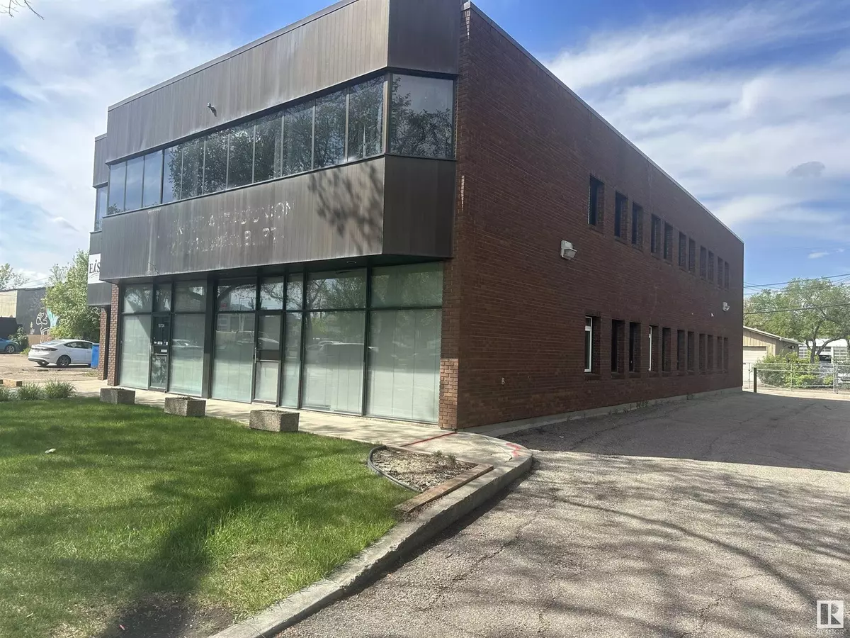 Edmonton, AB T5N3H8,10724 113 ST NW