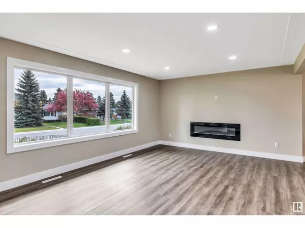 Edmonton, AB T5E4A1,12904 95A ST NW