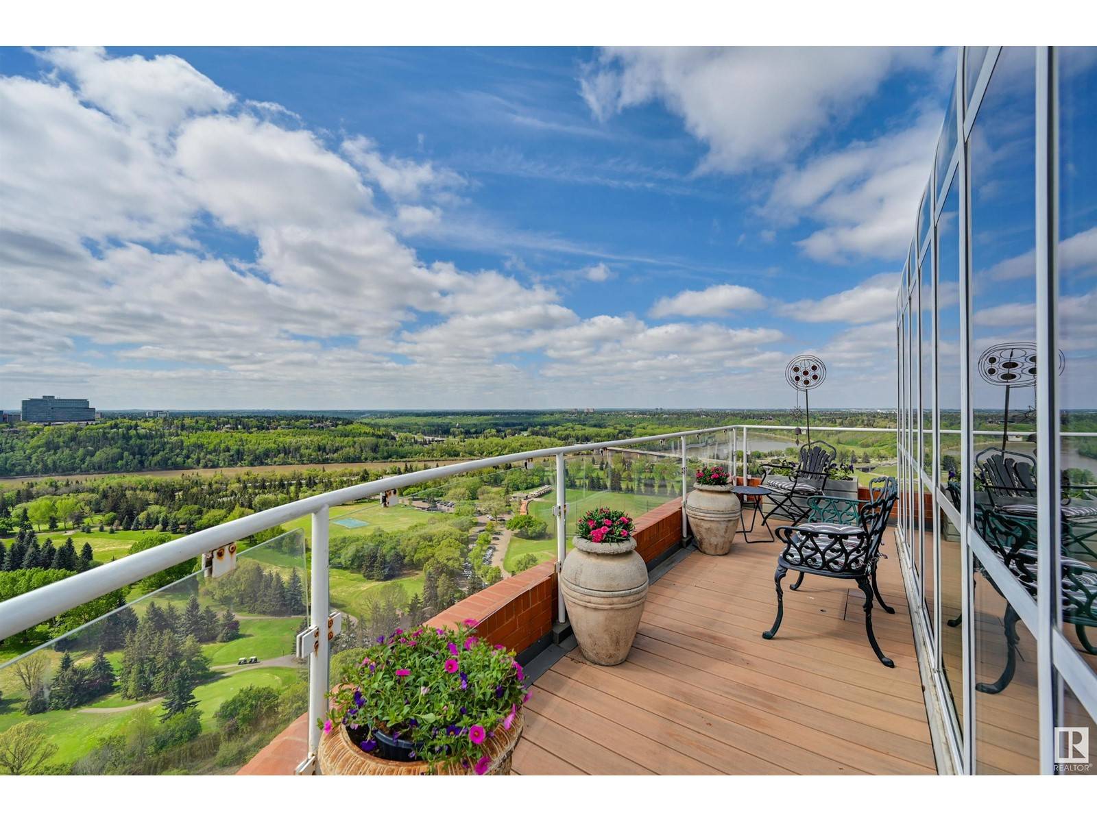 #1701 10010 119 ST NW, Edmonton, AB T5K1Y8