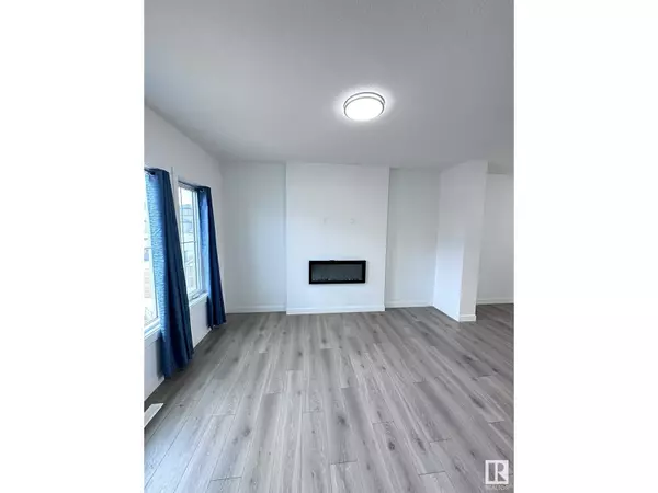Edmonton, AB T6X3E7,436 29 ST SW