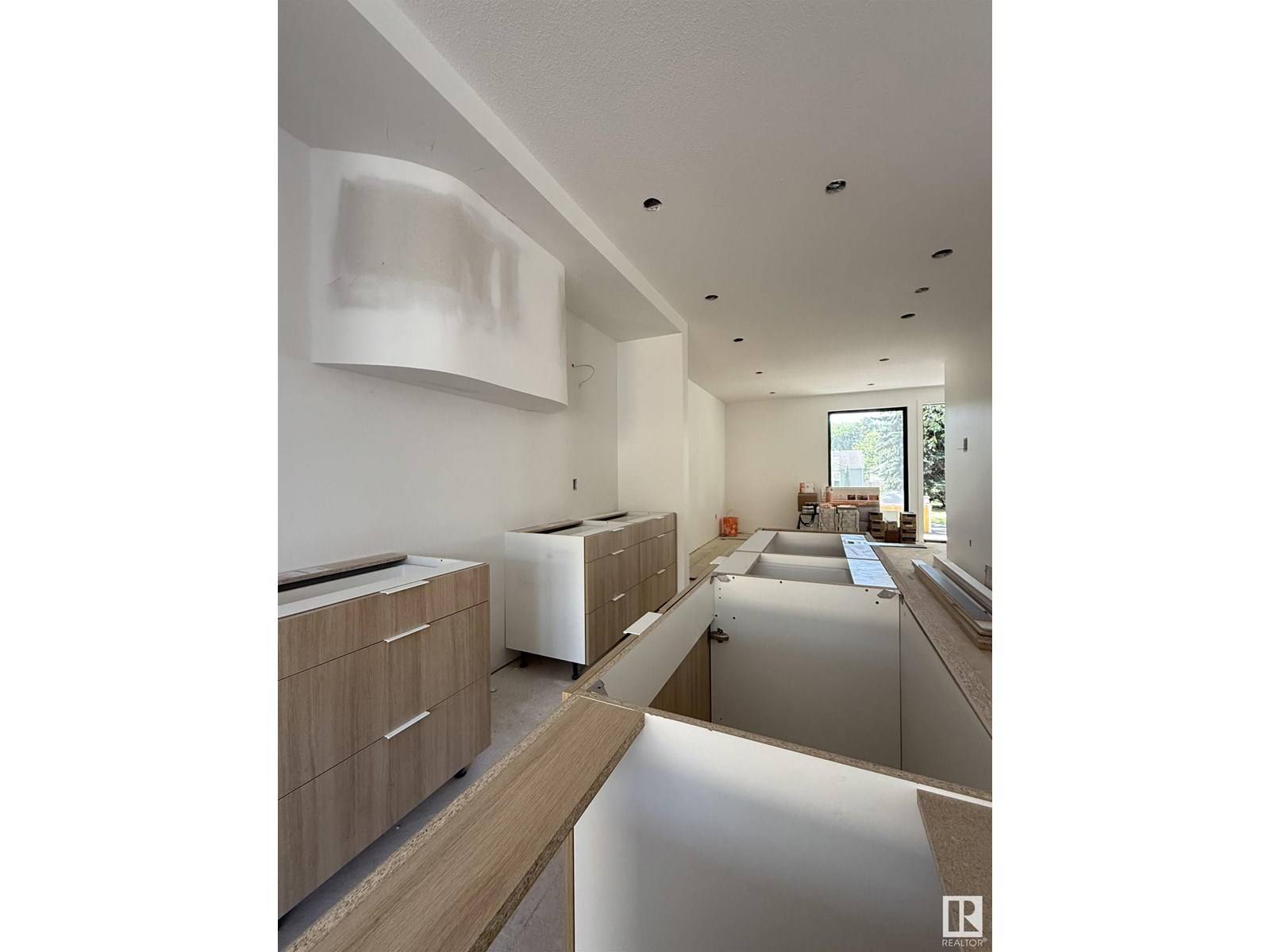 Edmonton, AB T6C0S4,7540 80 AV NW NW