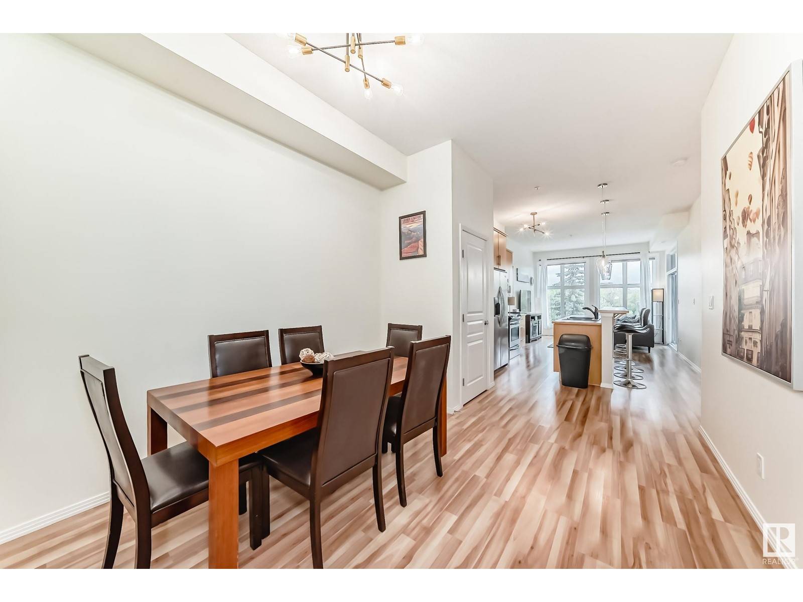 Edmonton, AB T5H0A8,#303 10531 117 ST NW