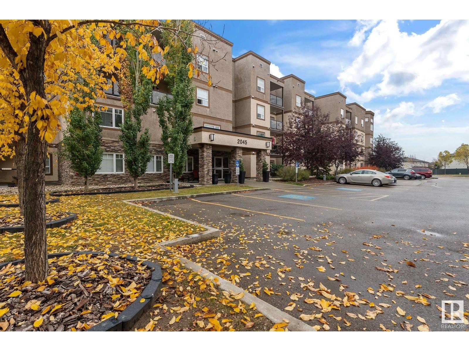 Edmonton, AB T5T3X4,#405 2045 Grantham CO NW