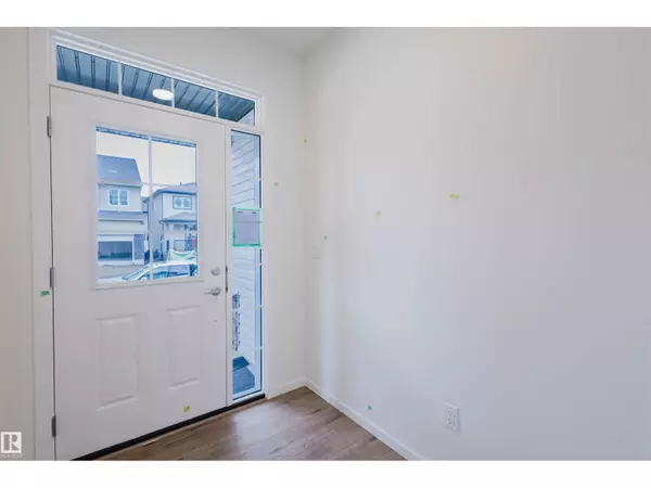 Edmonton, AB T6M2X6,2040 209 ST NW