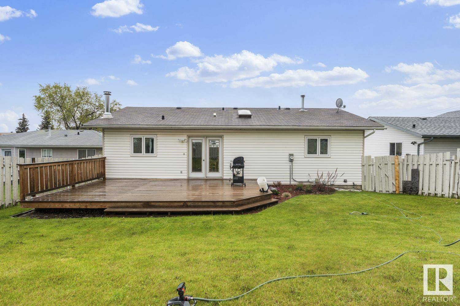 Cold Lake, AB T9M1K2,1005 11 ST
