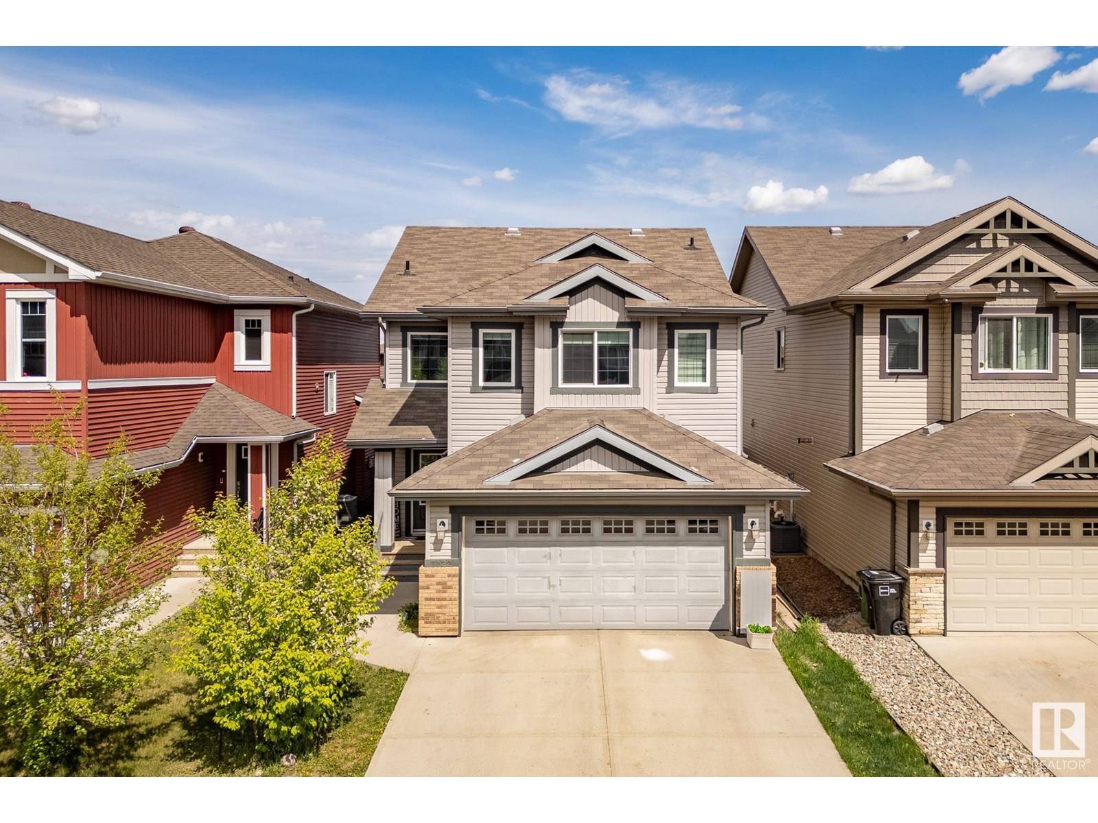 Edmonton, AB T6W2P1,7122 Armour LI SW
