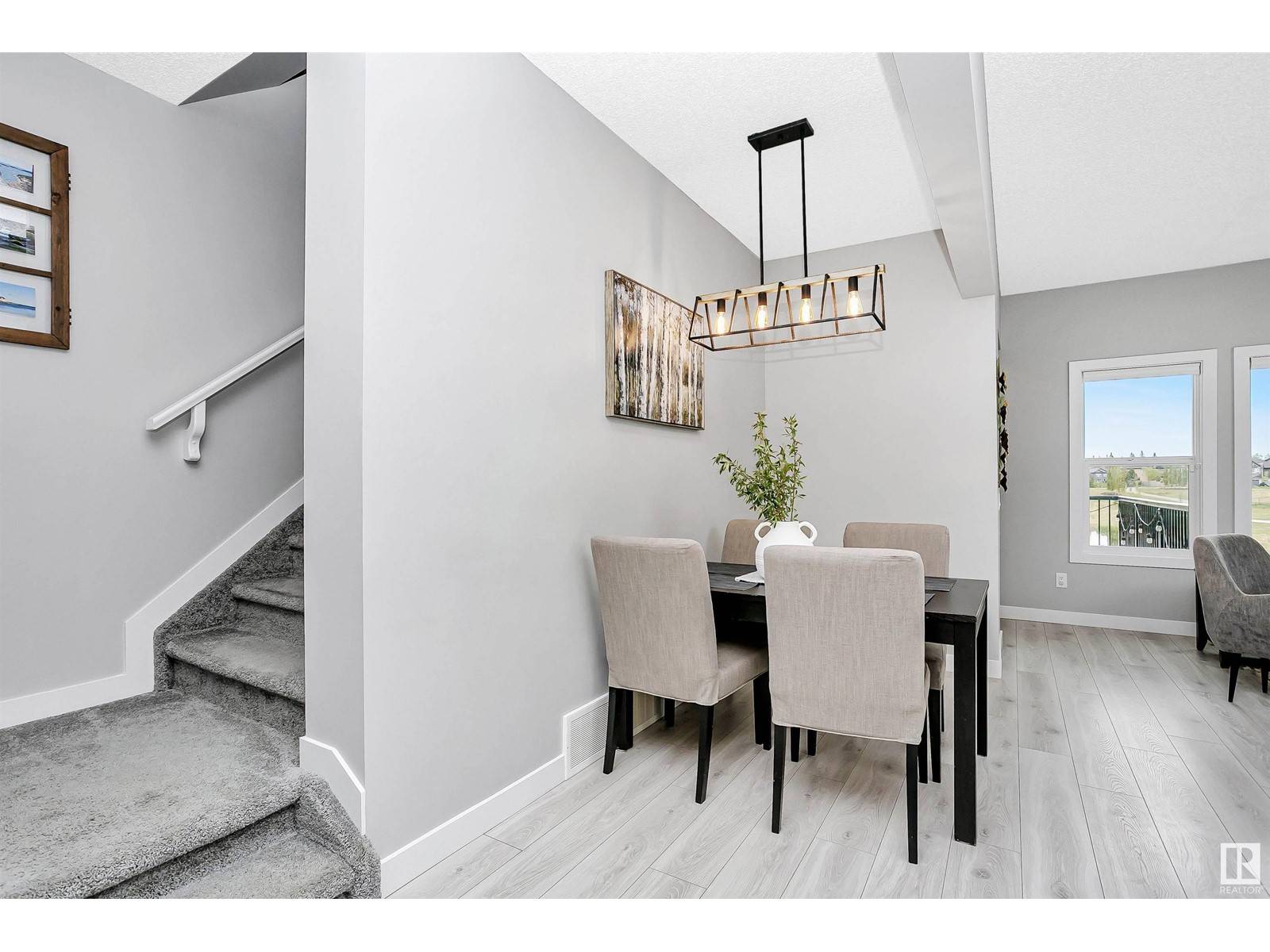 Edmonton, AB T6M0W2,7721 EIFERT CR NW