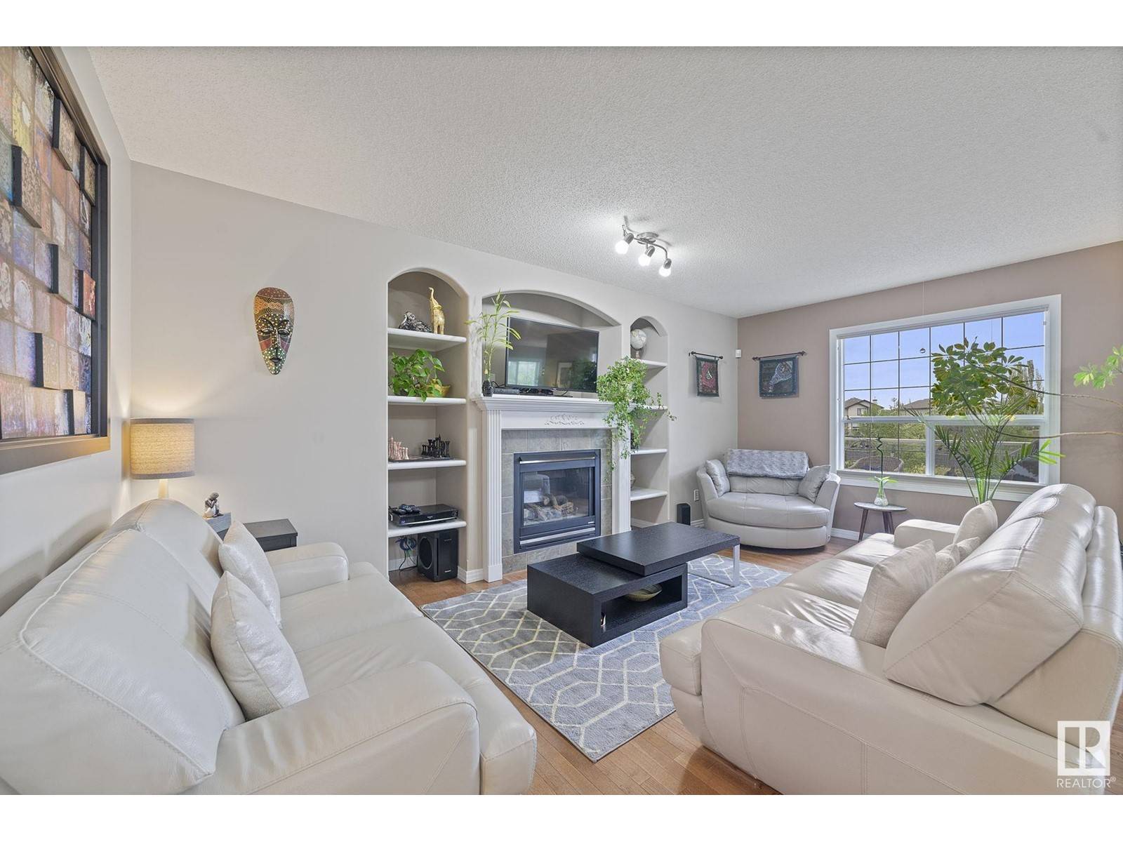 Edmonton, AB T6X1L6,8214 6 AV SW SW