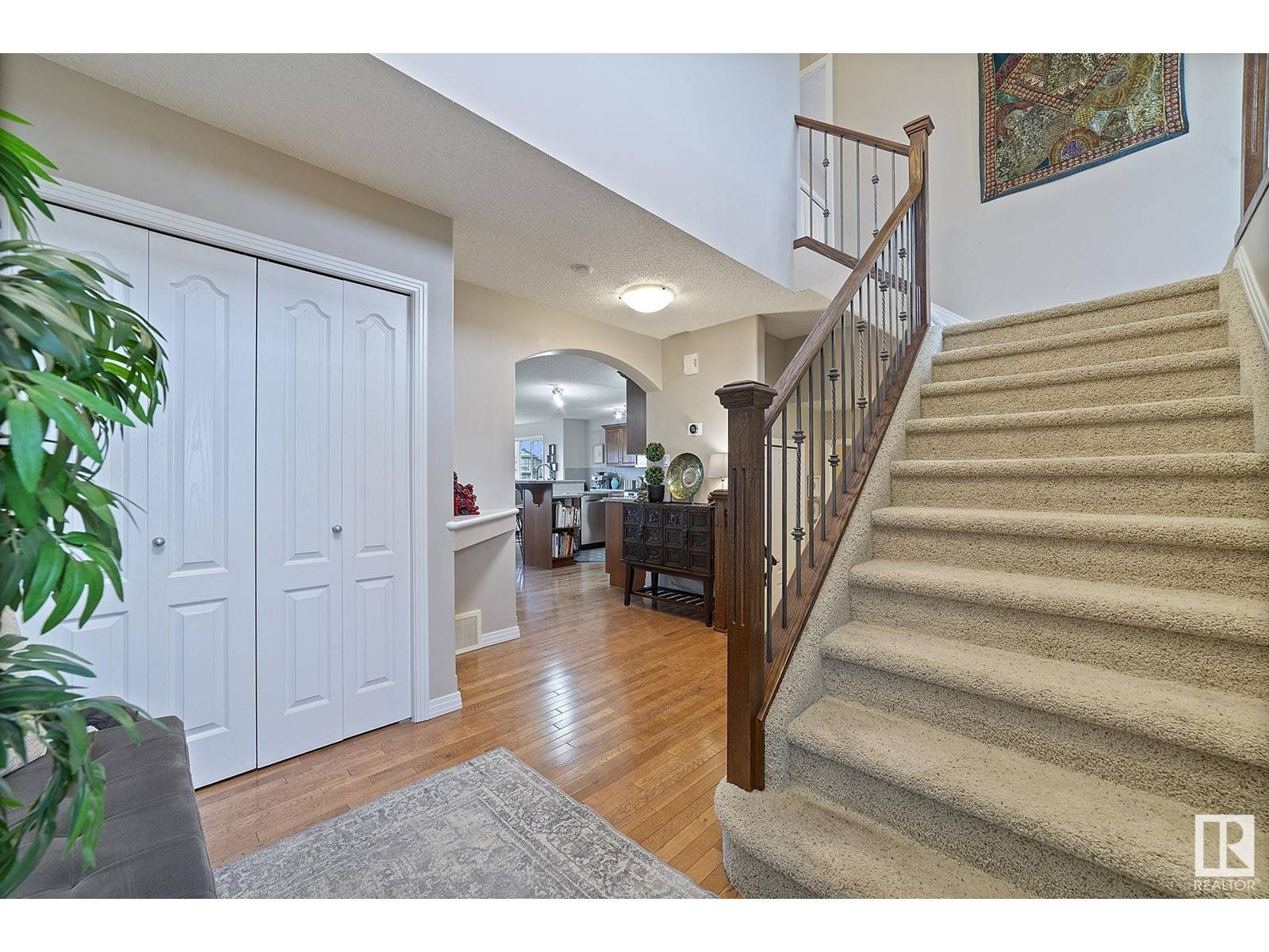 Edmonton, AB T6X1L6,8214 6 AV SW SW