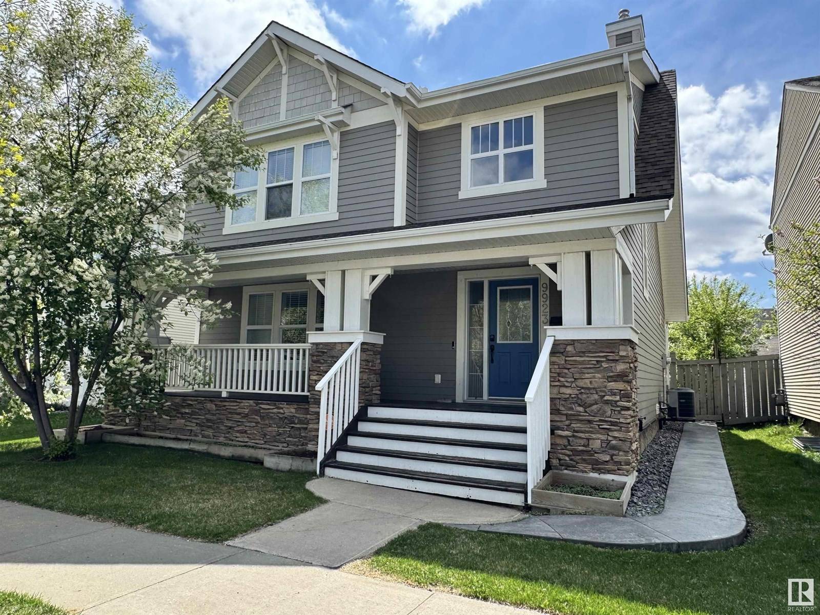 9923 145 AV NW, Edmonton, AB T5E6M2