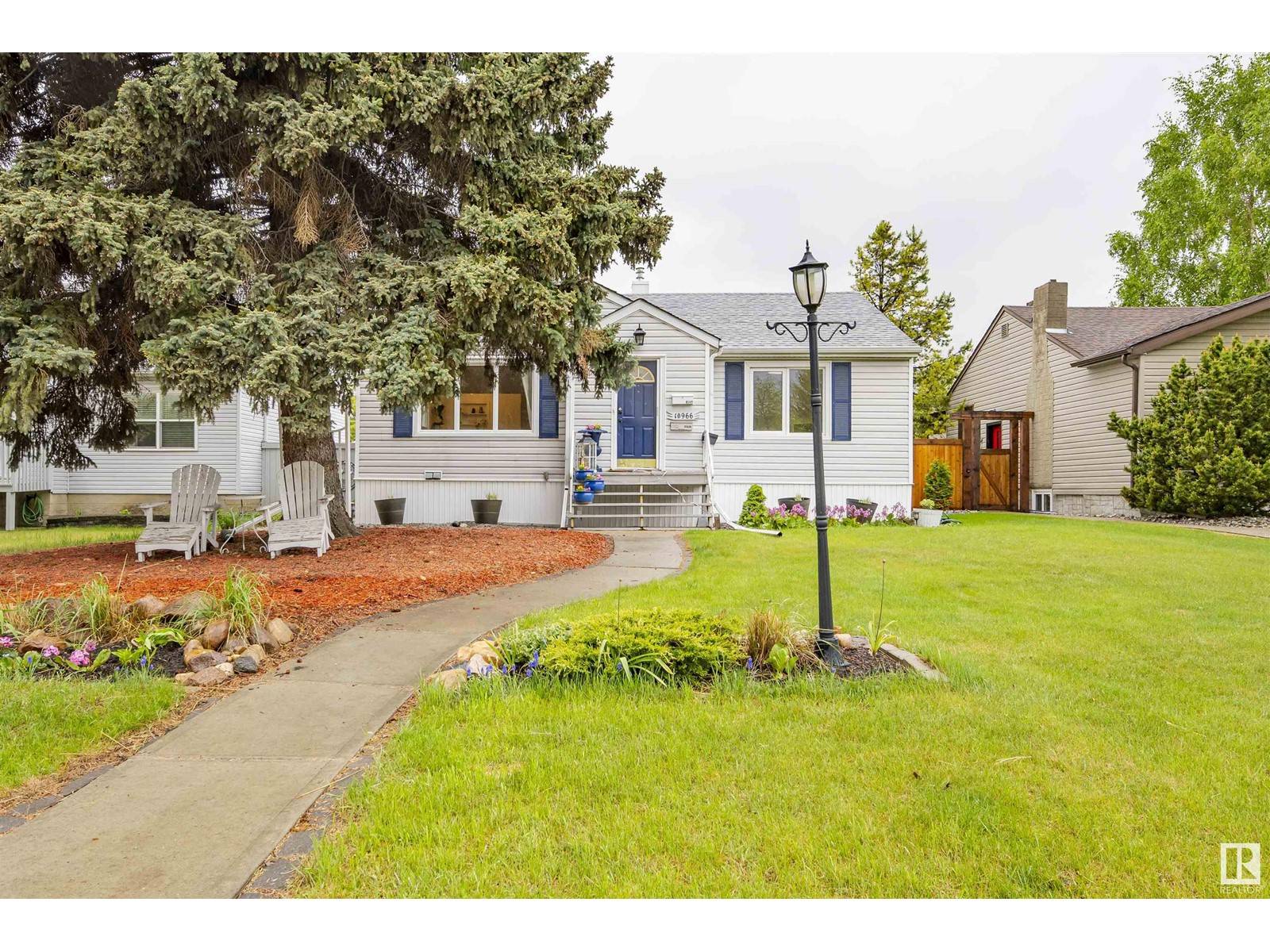 10966 117 ST NW, Edmonton, AB T5H3N6