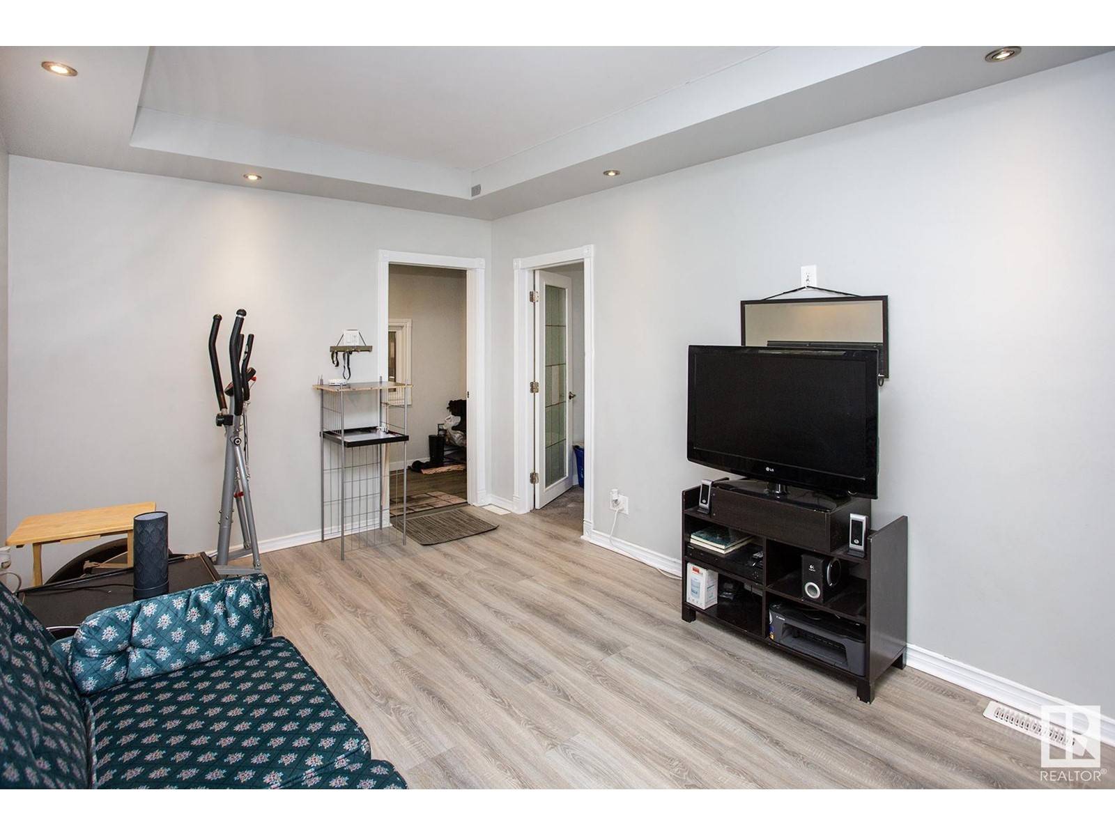 Edmonton, AB T5B2Y5,11536 83 ST NW