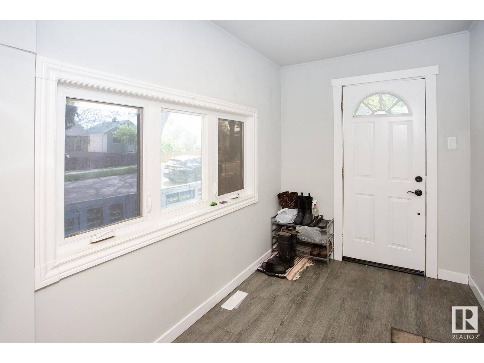 Edmonton, AB T5B2Y5,11536 83 ST NW