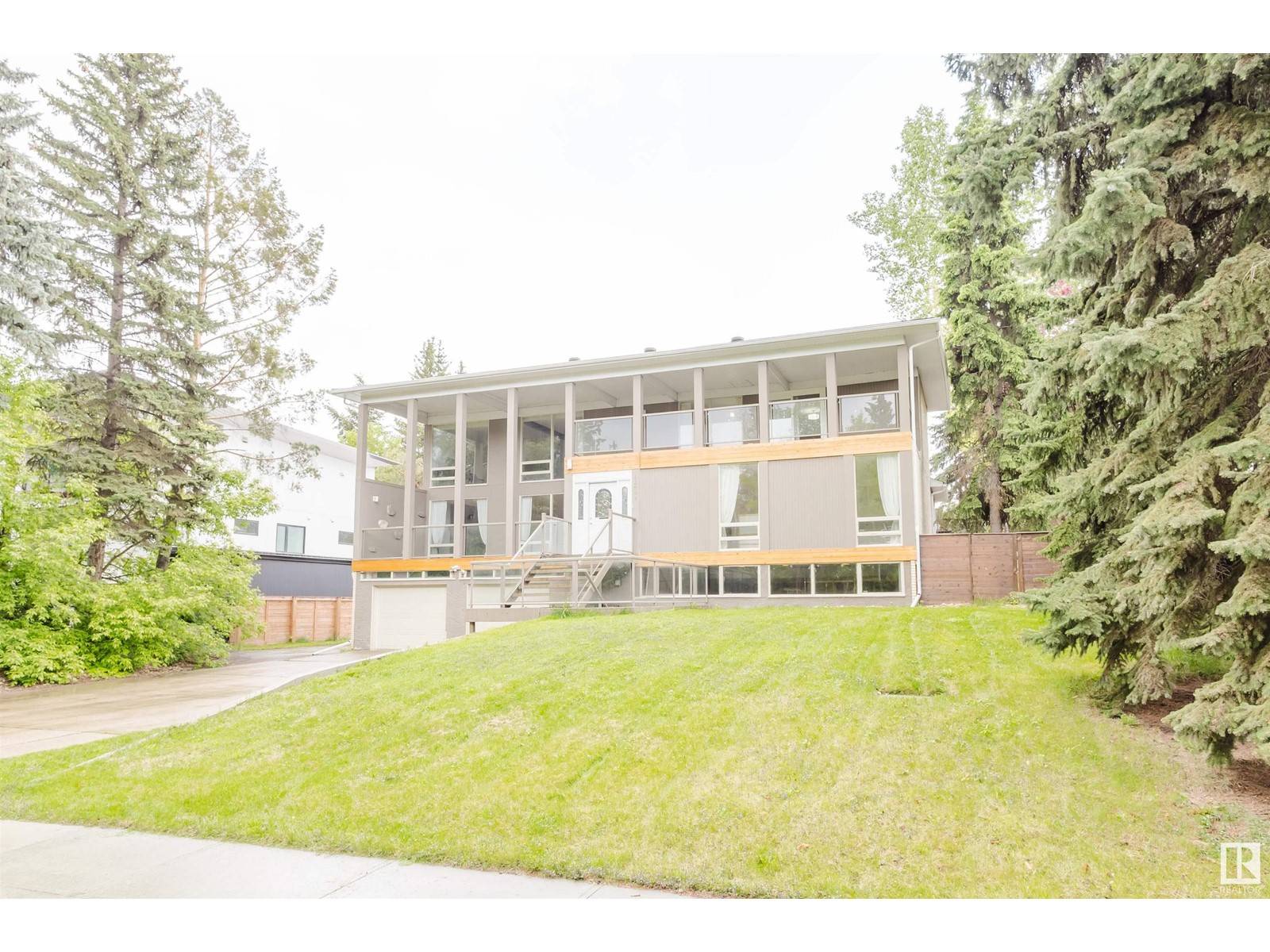 Edmonton, AB T6H4K5,12603 GRAND VIEW DR NW