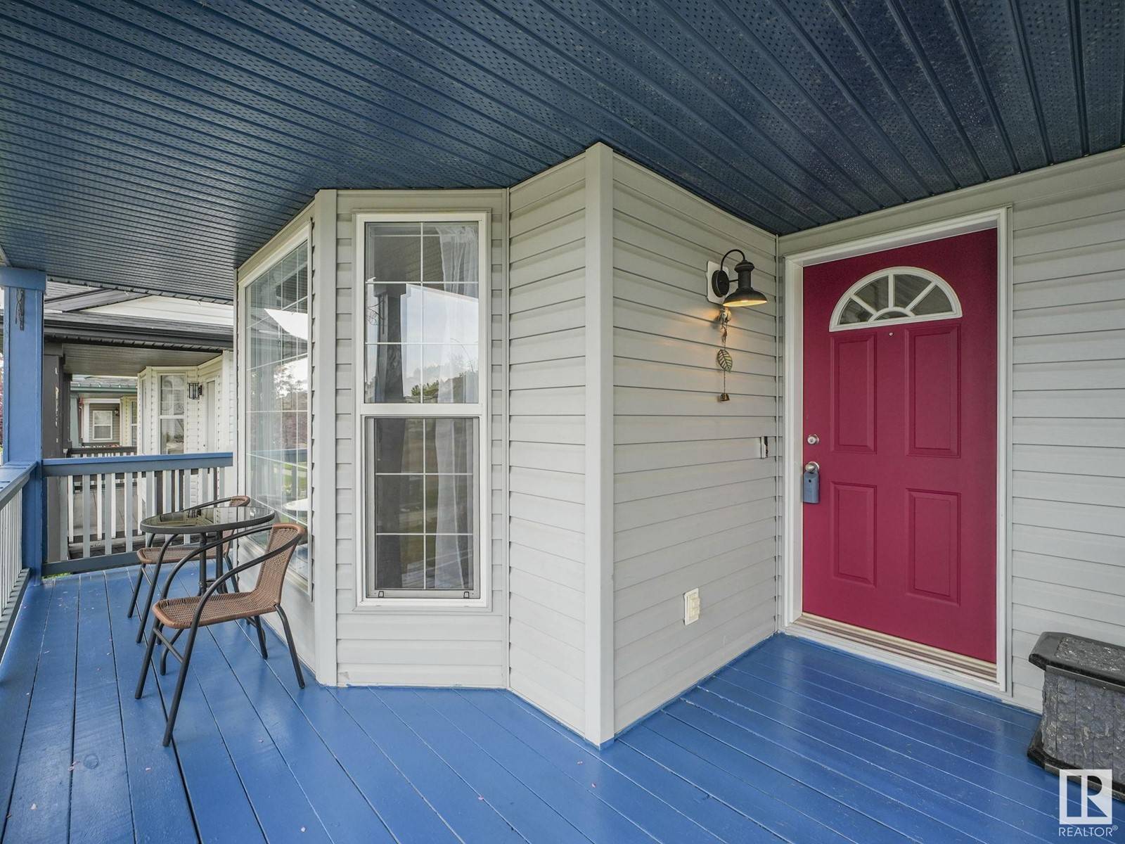 Edmonton, AB T5Y3C3,4431 152 AV NW