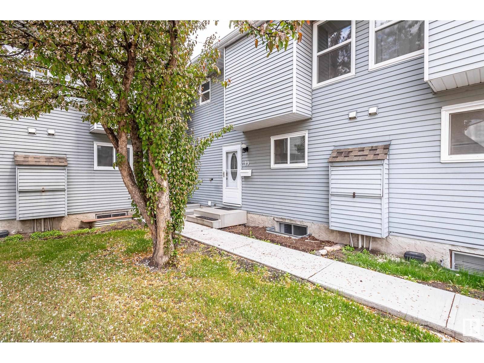 Edmonton, AB T6H5S9,#19 4403 RIVERBEND RD NW