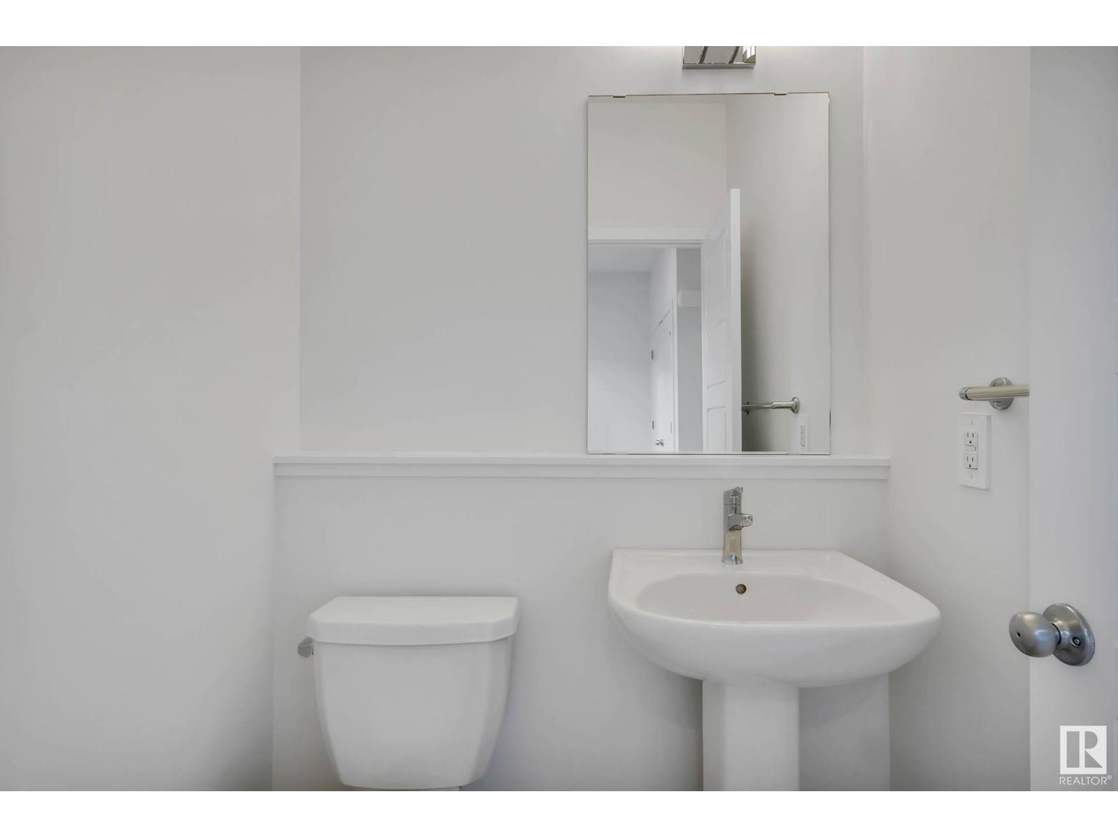 Edmonton, AB T5T7R5,22529 93 AV NW