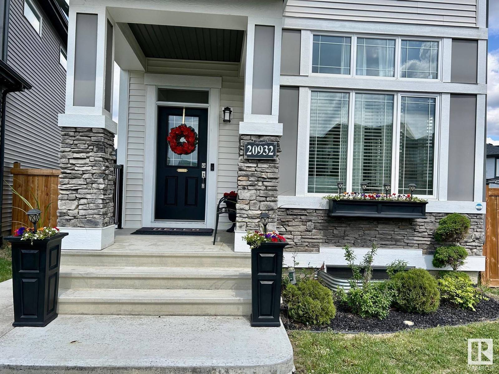 Edmonton, AB T5S0L4,20932 130 AV NW
