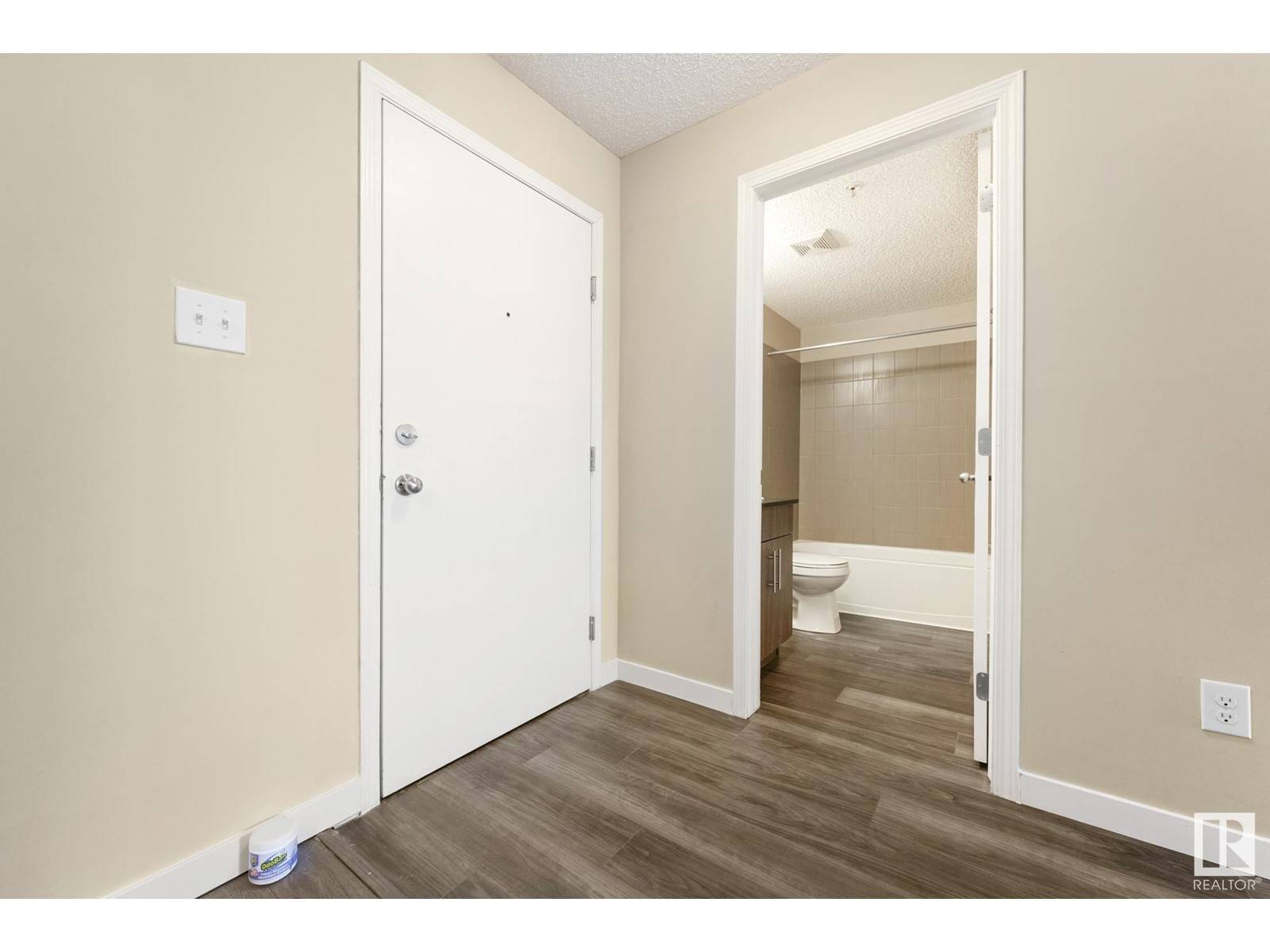Edmonton, AB T6W2R9,#107 11803 22 AV SW