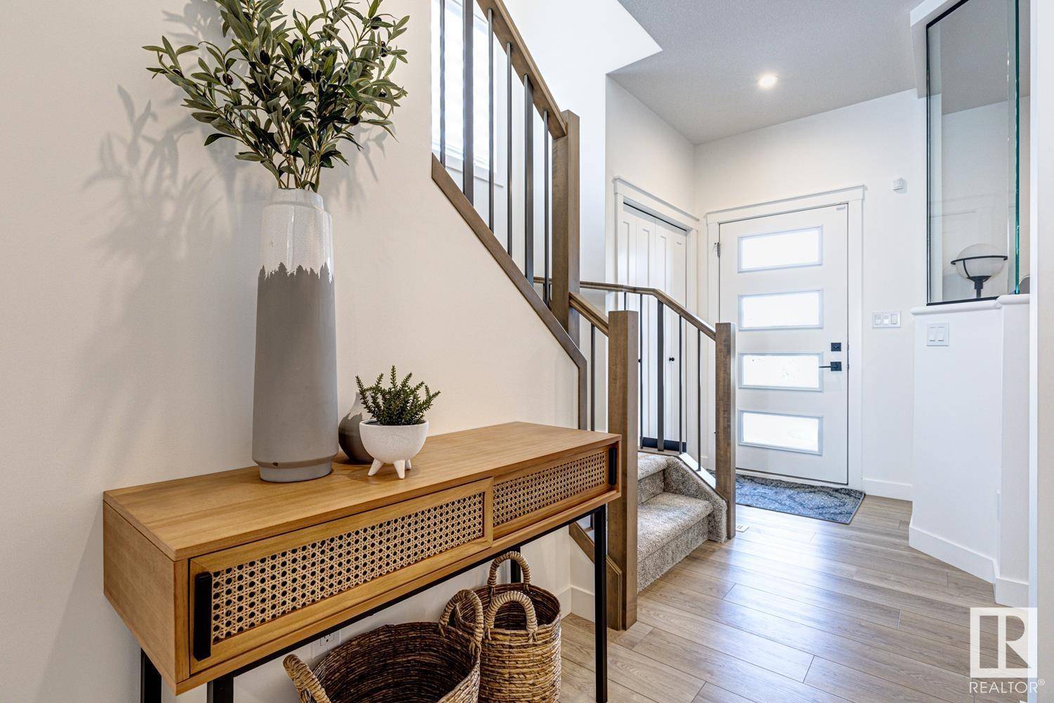Edmonton, AB T5Y3C5,17740 63 ST NW