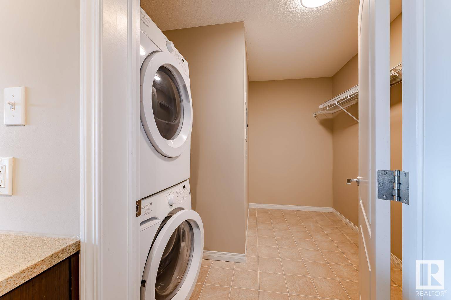 Edmonton, AB T6R0M2,#2205 7343 South Tewillegar DR NW