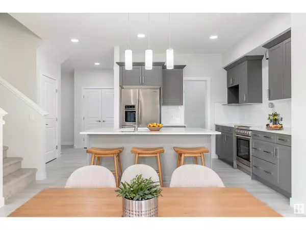 Edmonton, AB T6M3B5,5264 KINNEY PL SW