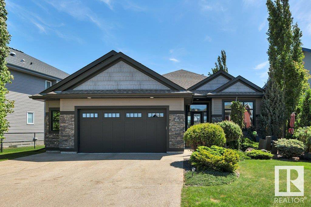 3262 WHITELAW DR NW, Edmonton, AB T6W0P7