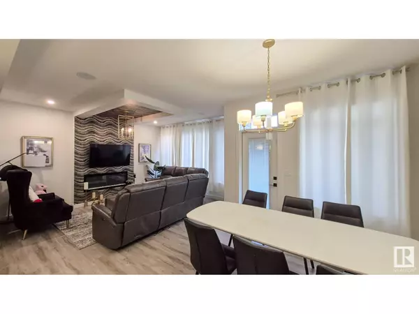 Edmonton, AB T6X2Y1,5213 22A AV SW