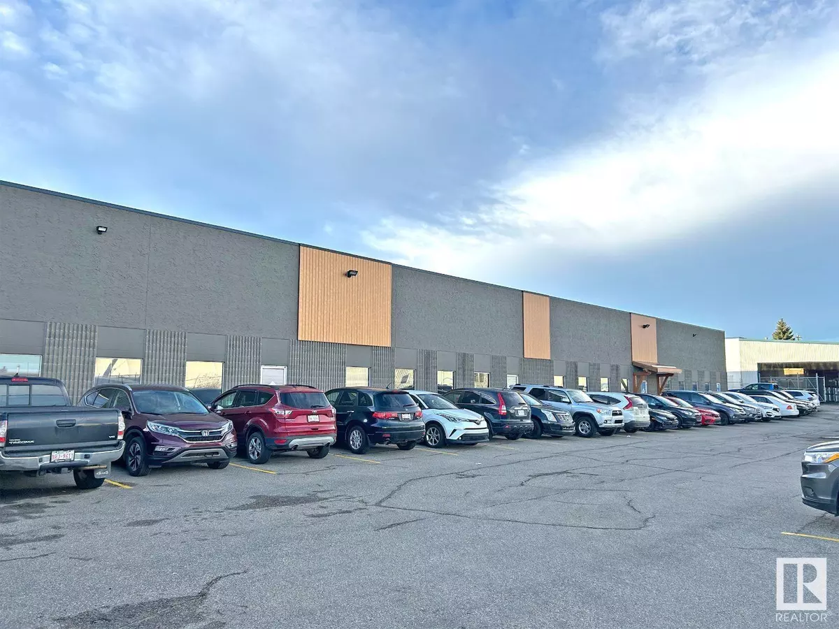 Edmonton, AB T6H2J6,5711 103A ST NW