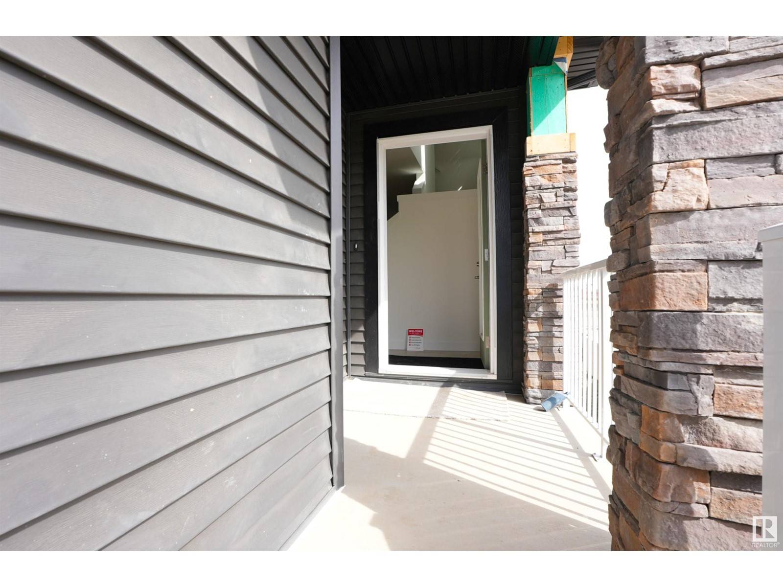 Edmonton, AB T6X3H4,#2 2710 66 st SW