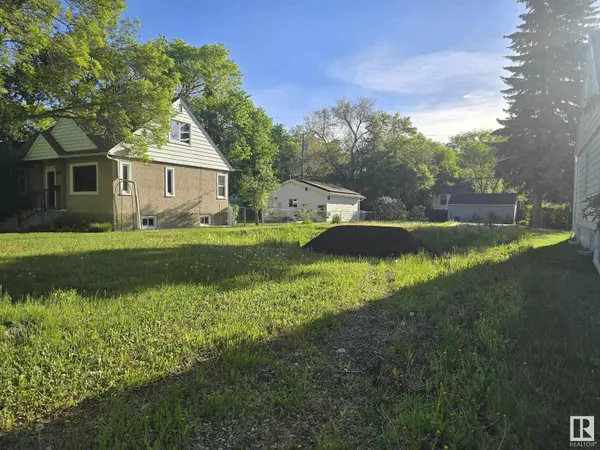 Edmonton, AB T5M3L6,11645 ST ALBERT TR NW