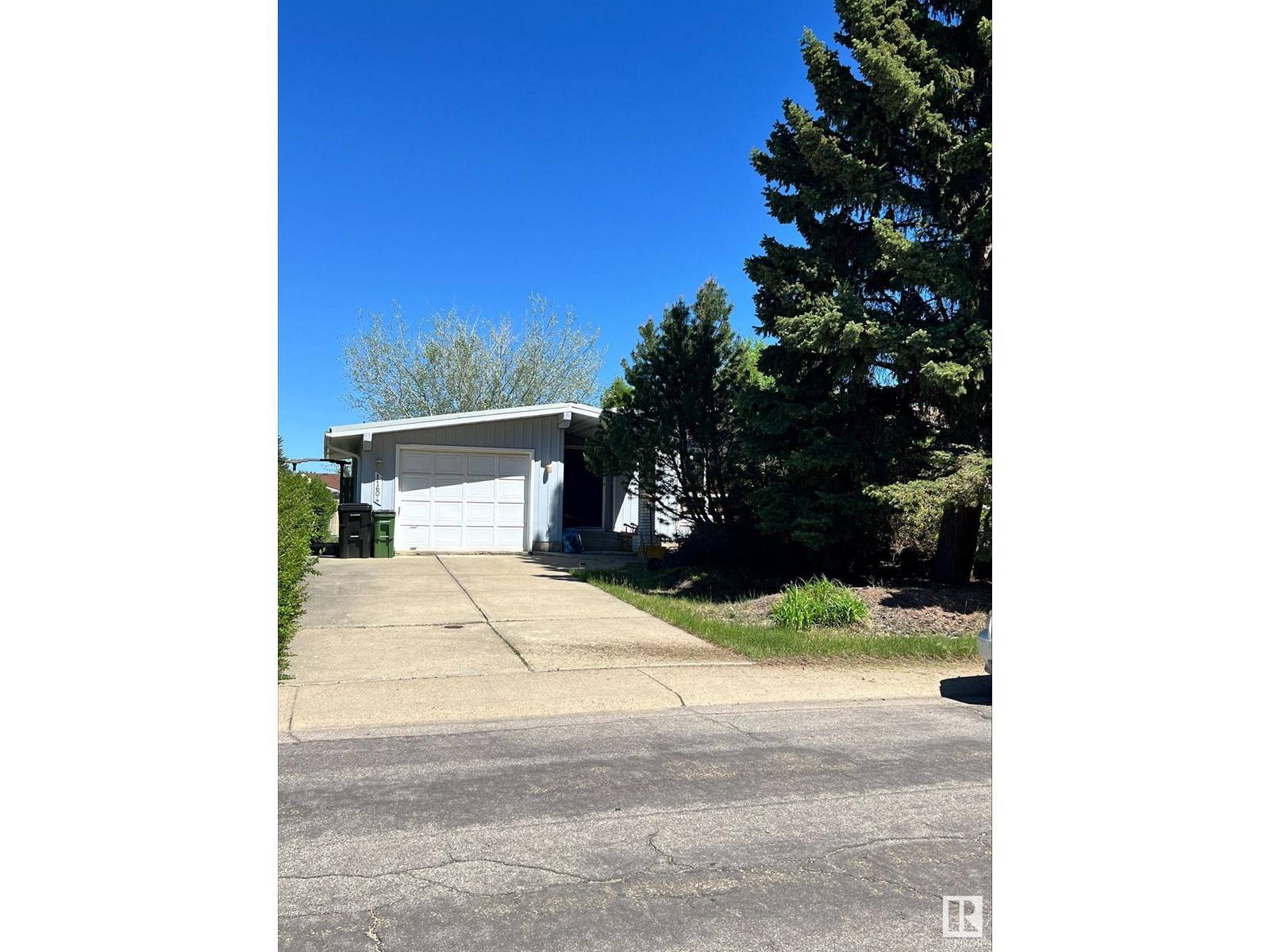 11604 35 AV NW, Edmonton, AB T6J2X2