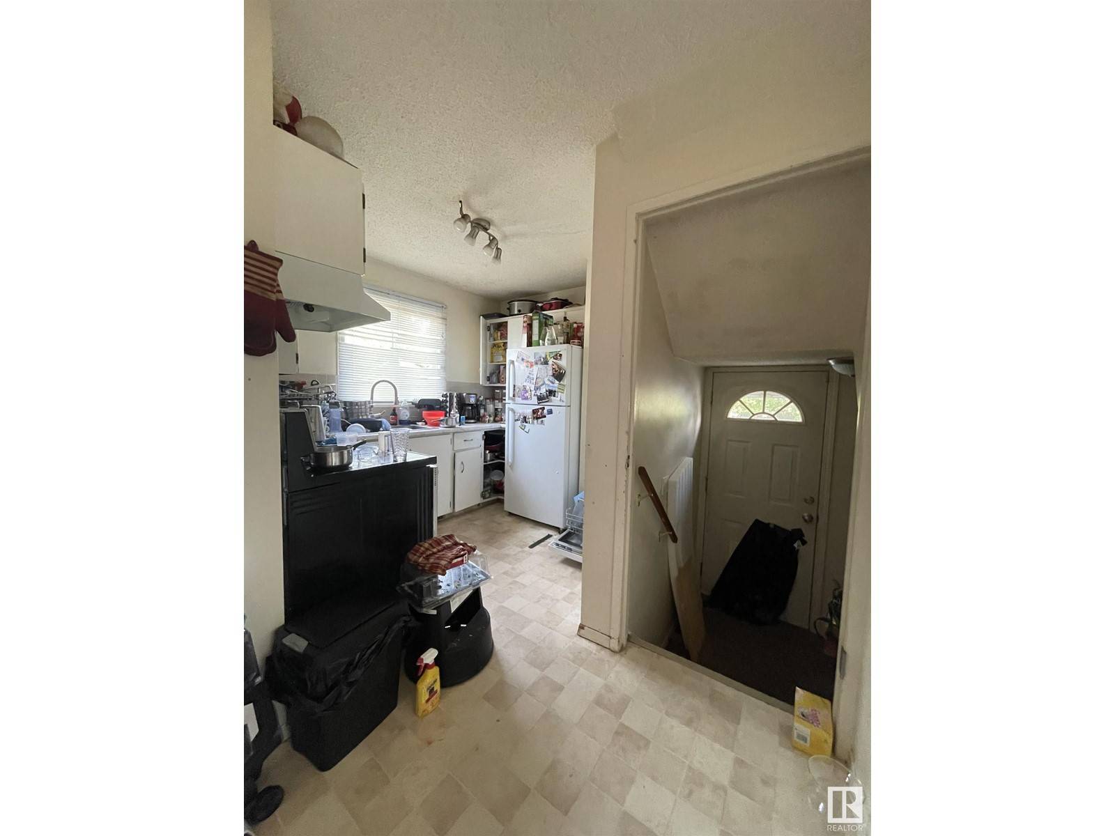 Edmonton, AB T5X3Y8,17312 108 ST NW