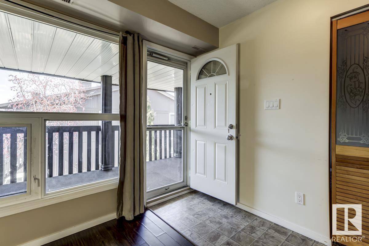 Edmonton, AB T5T1Z3,143 SURREY GD NW