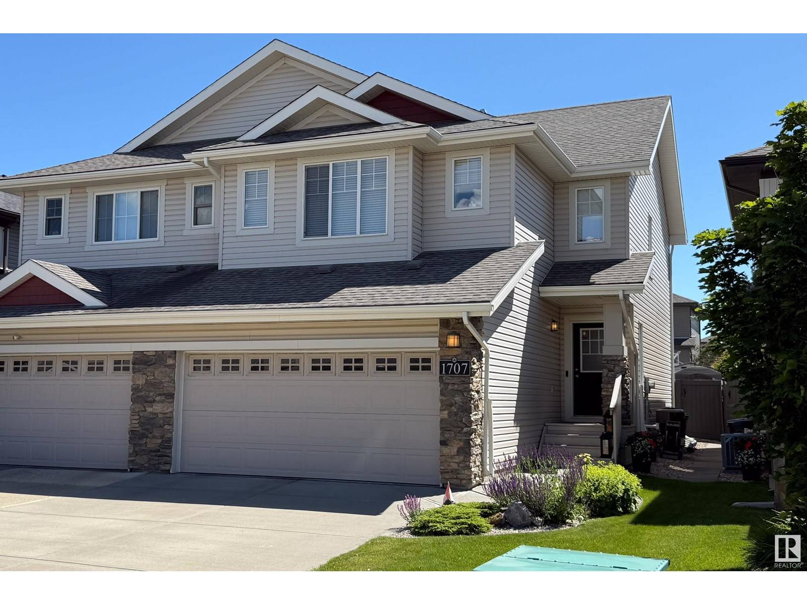 Edmonton, AB T6W0W4,1707 CUNNINGHAM WY SW