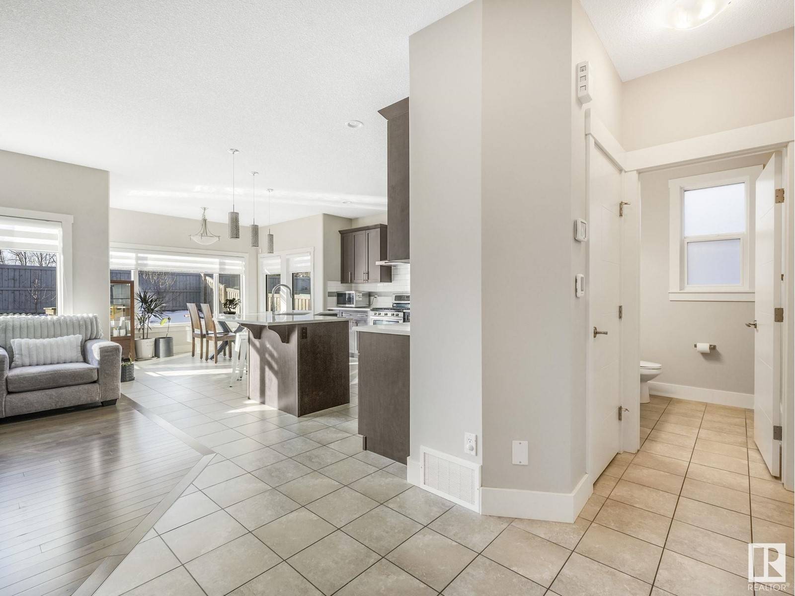 Edmonton, AB T5T4S2,21915 80 AV NW NW