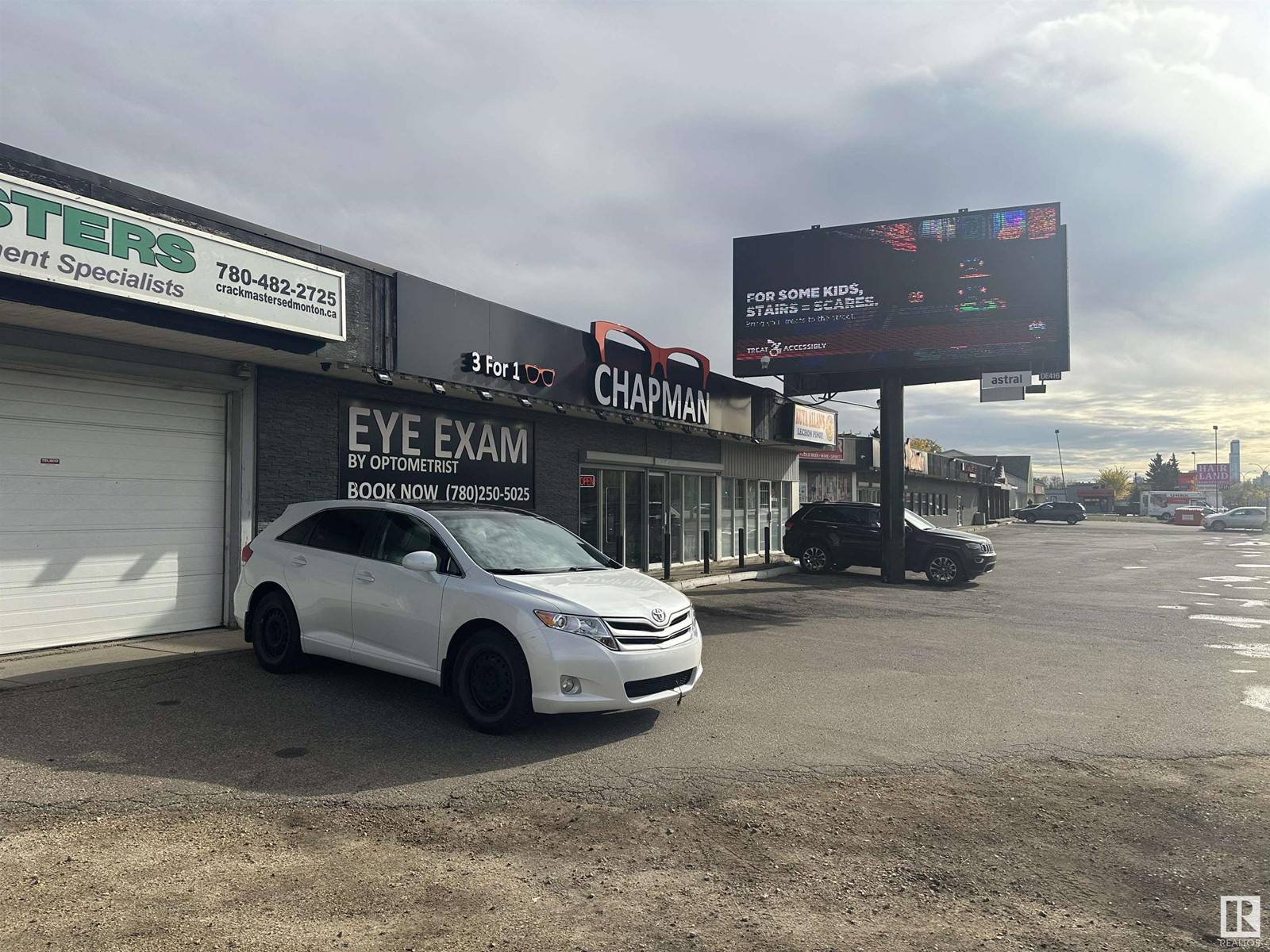 Edmonton, AB T5G1Z6,12467 97 ST NW NW