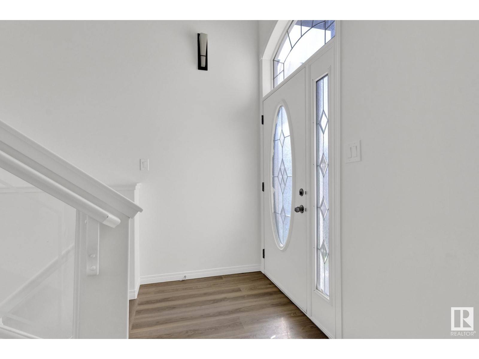 Edmonton, AB T6W1V5,350 MACEWAN RD SW