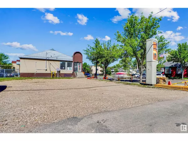 Edmonton, AB T5H2V6,10659 103 ST NW NW