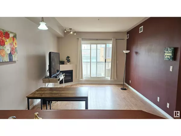 Edmonton, AB T5J5E4,#203 10707 102 AV NW NW