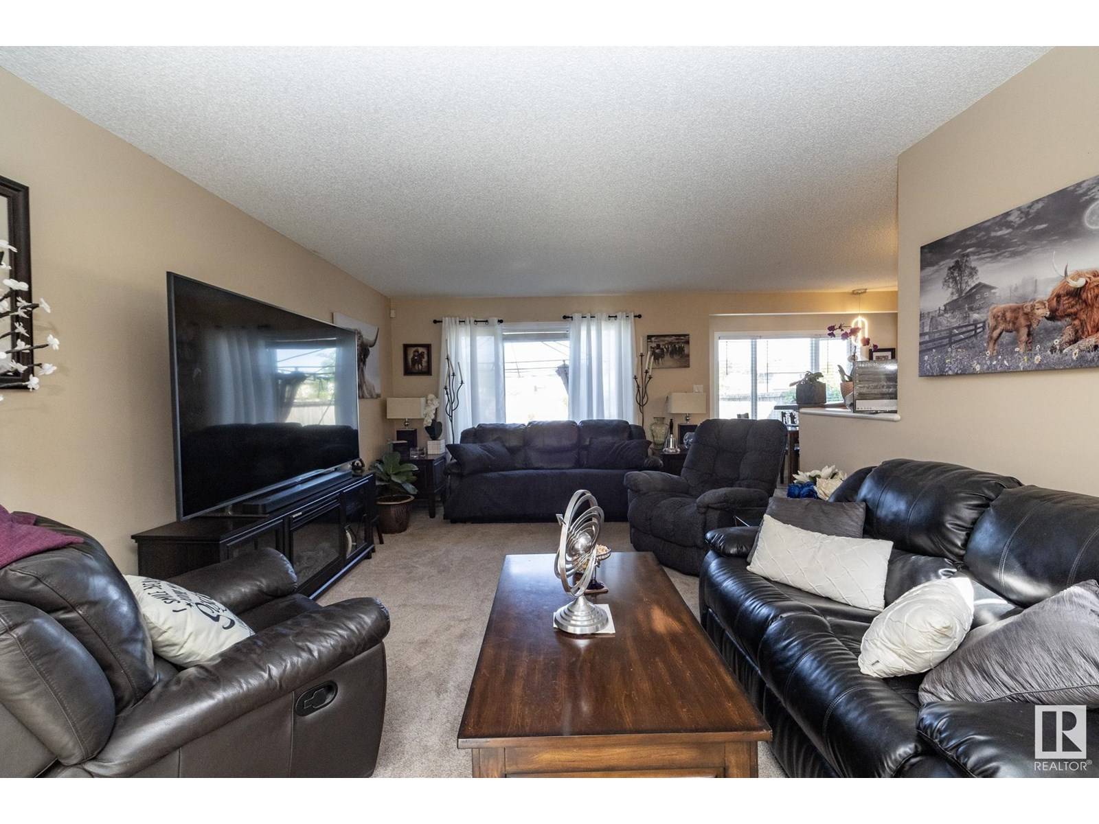 Edmonton, AB T6X1G5,704 87 ST SW