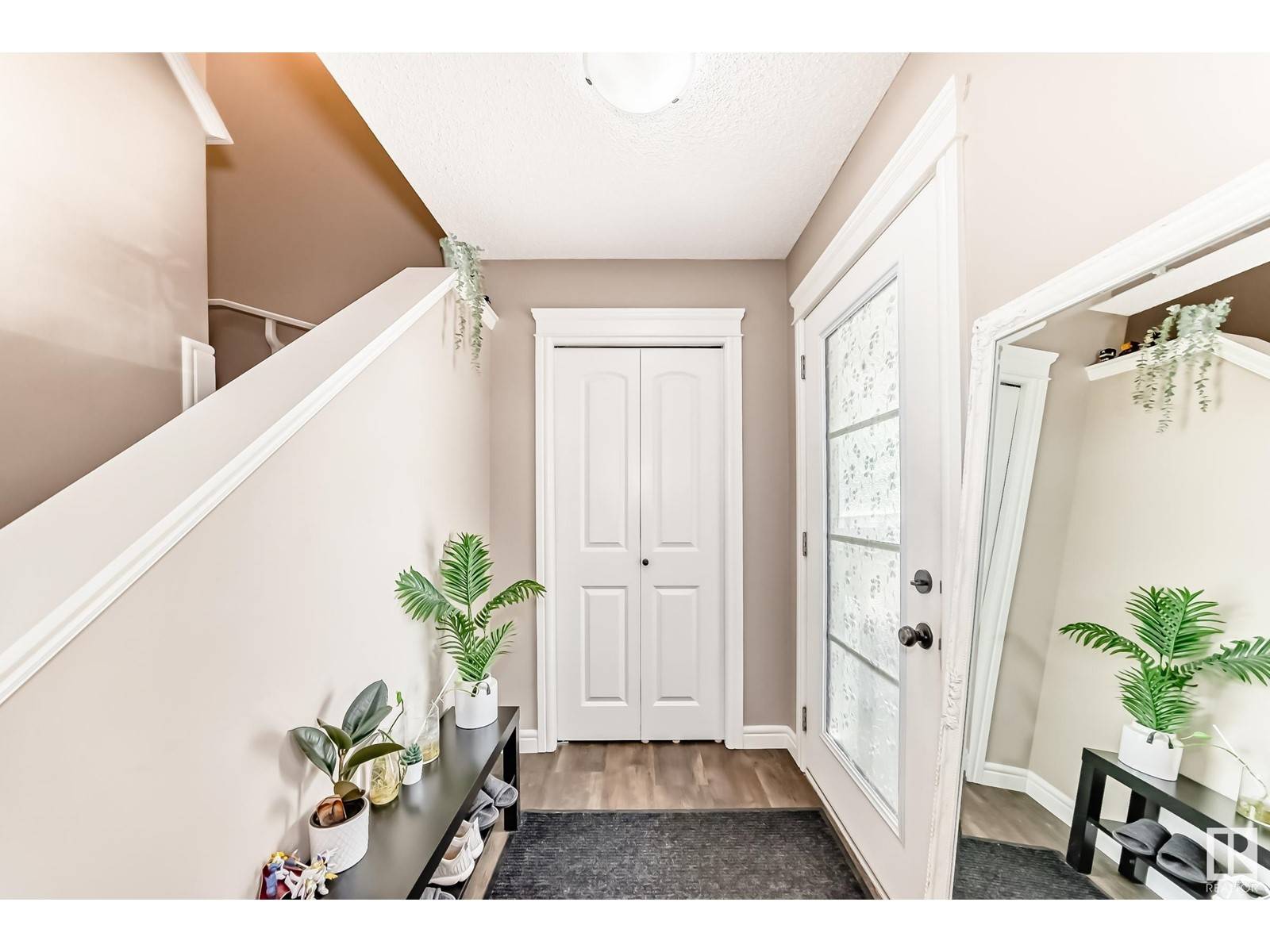 Edmonton, AB T6W3M9,2341 Casey CR SW SW