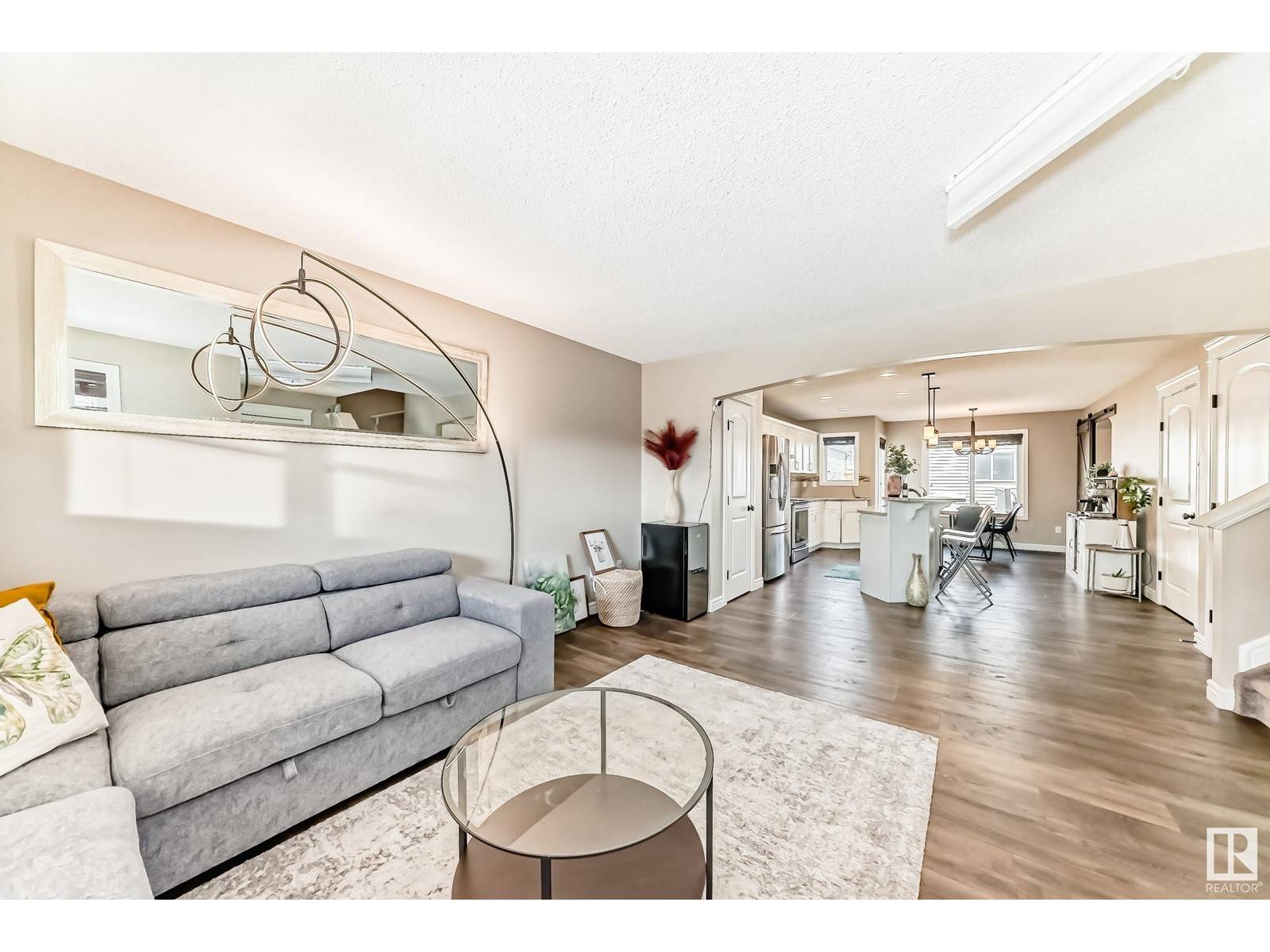 Edmonton, AB T6W3M9,2341 Casey CR SW SW