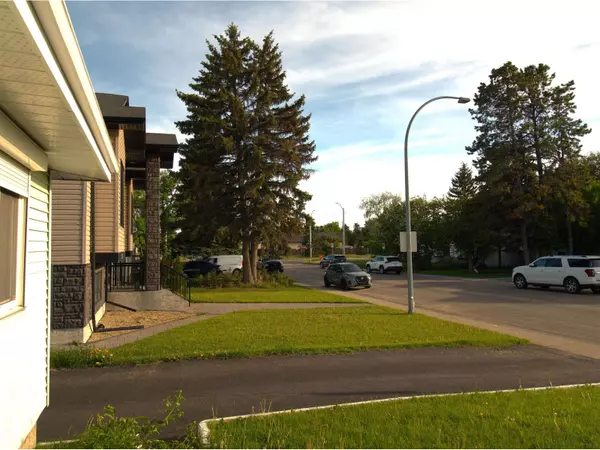 Edmonton, AB T5P1Z2,10719 152 Street NW