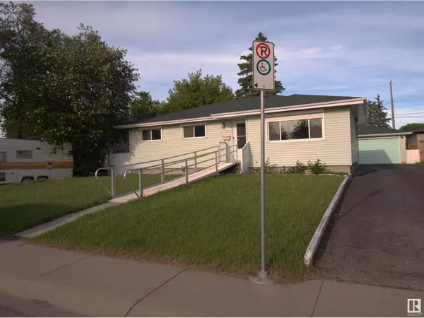 10719 152 Street NW, Edmonton, AB T5P1Z2