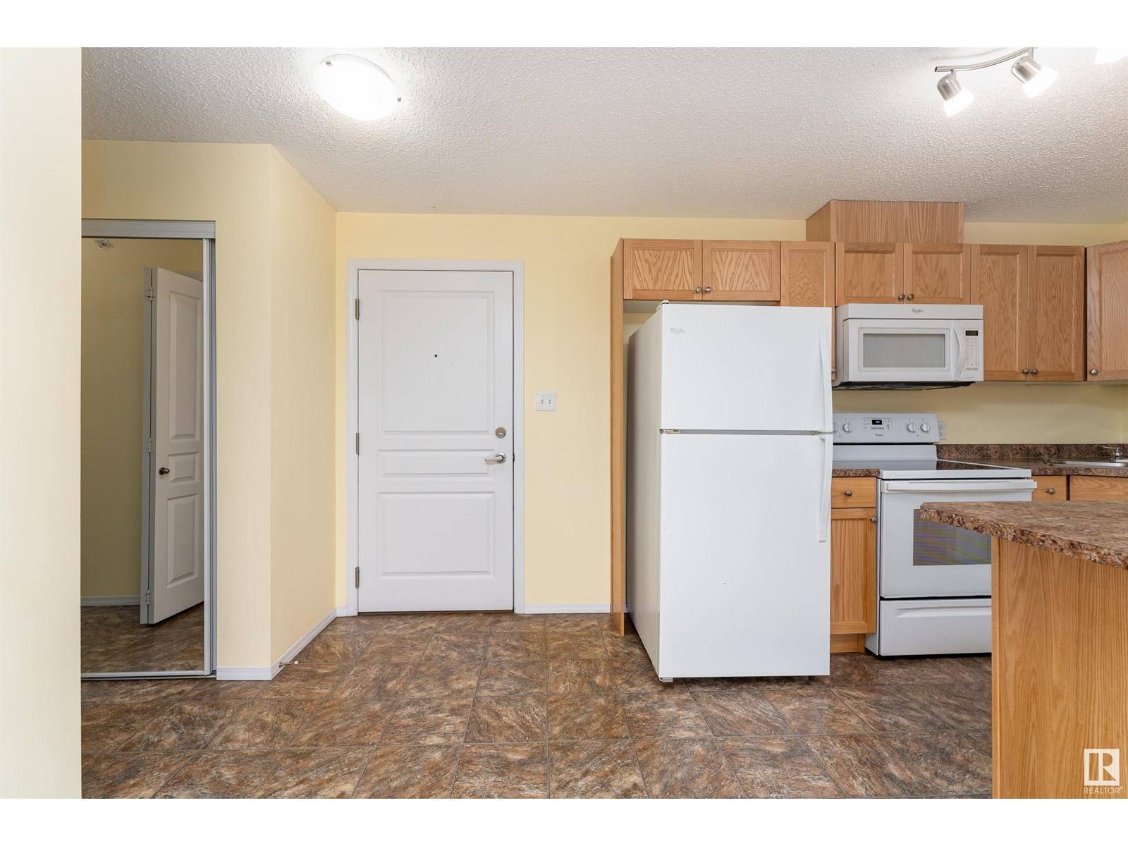 Edmonton, AB T6J7H3,#438 301 CLAREVIEW STATION DR NW