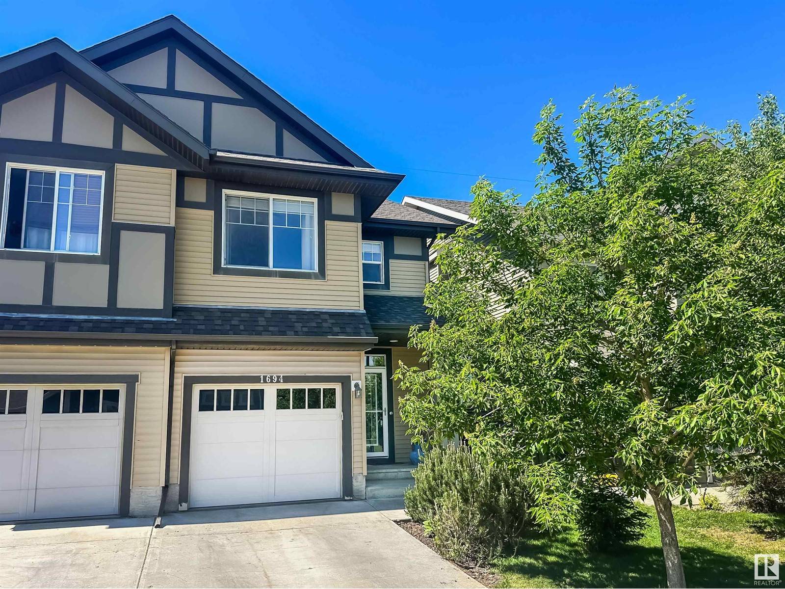 Edmonton, AB T6W0Y6,1694 CHAPMAN WY SW